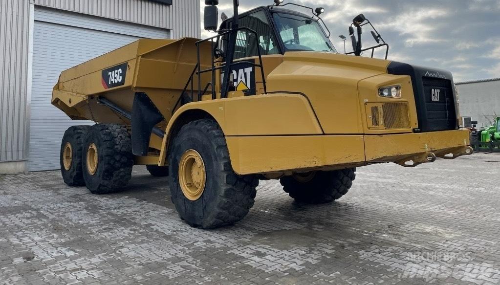 CAT 745 C Csuklósdömperek