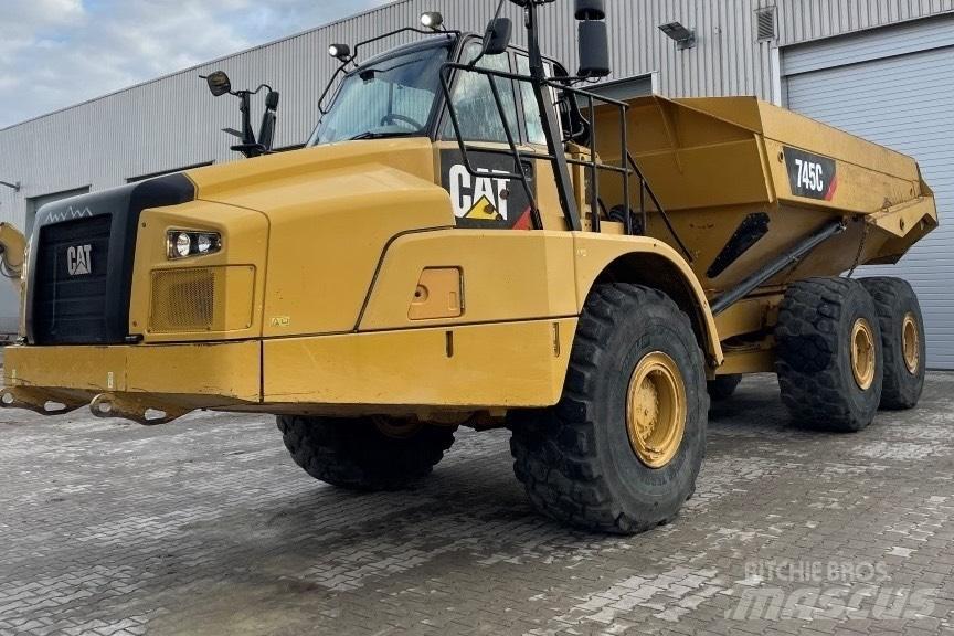 CAT 745 C Csuklósdömperek