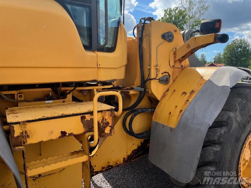 Volvo L 110 F Gumikerekes homlokrakodók