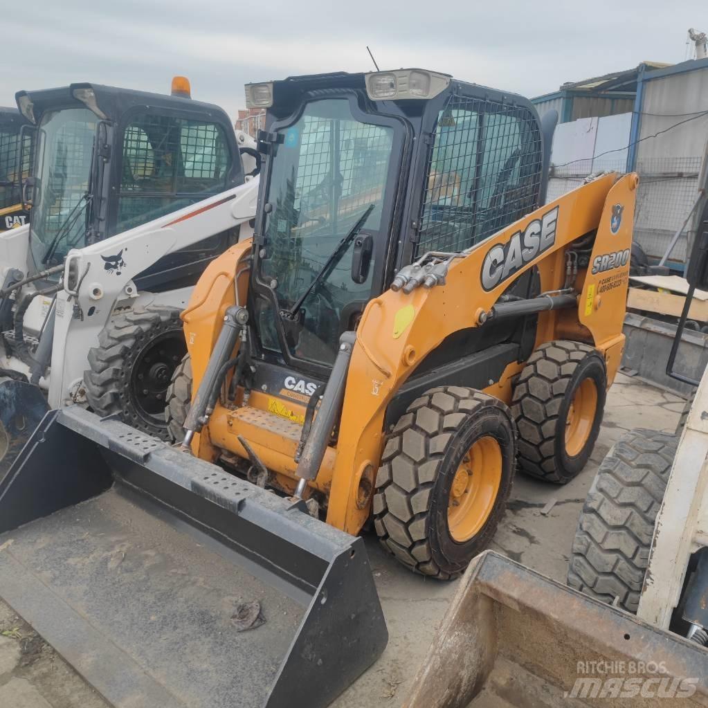 CASE SR 200 Kompaktrakodók