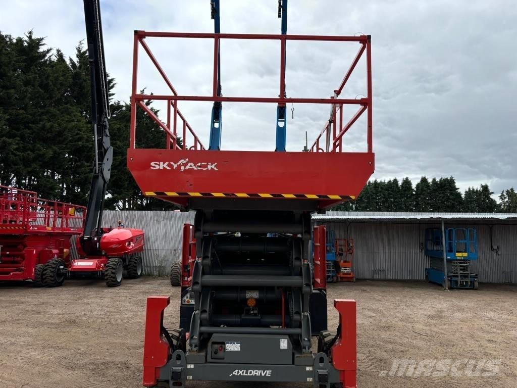 SkyJack SJ 9664 RT Ollós emelők