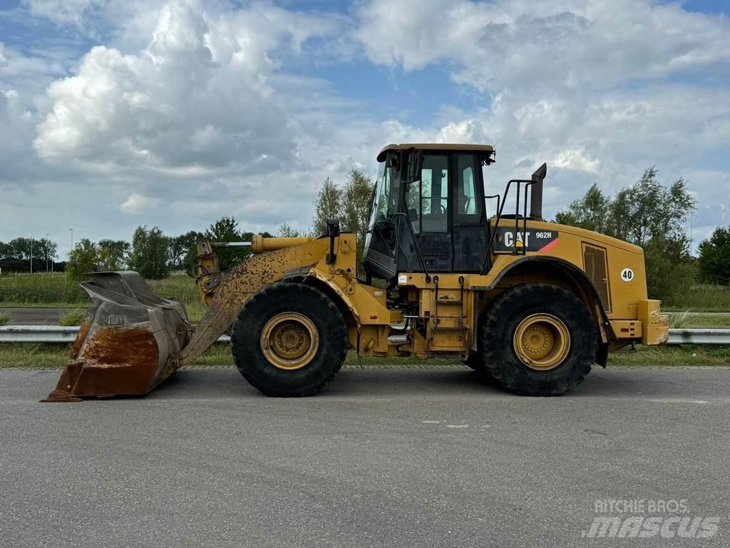 CAT 962H Gumikerekes homlokrakodók