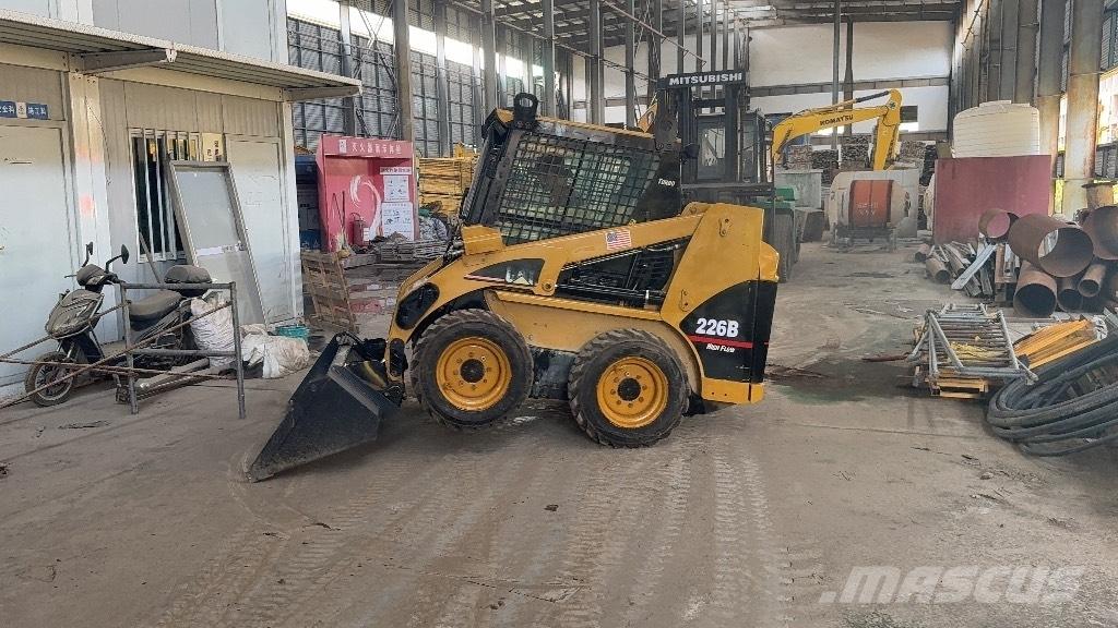 CAT 226 B Kompaktrakodók