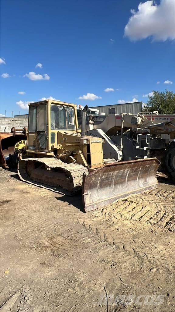CAT D 4 C lánctalpas dózerek