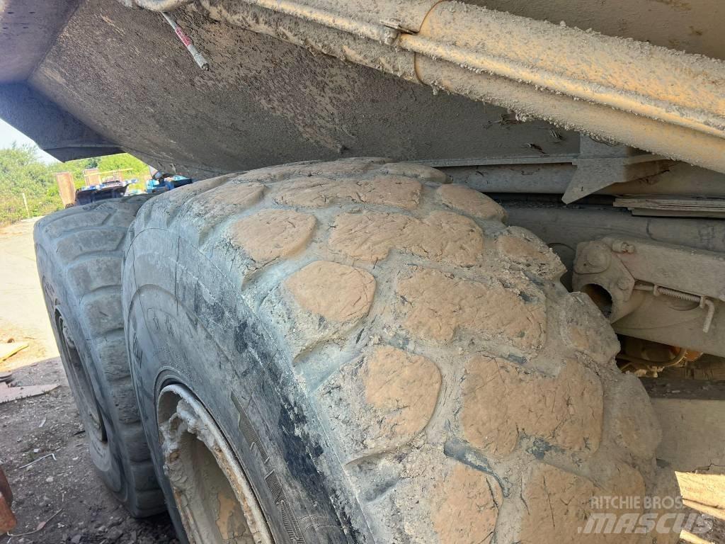 CAT 740 Csuklósdömperek