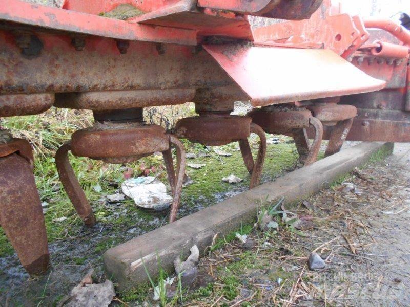 CLAAS Quadrant 1150 Szögletes bálázók