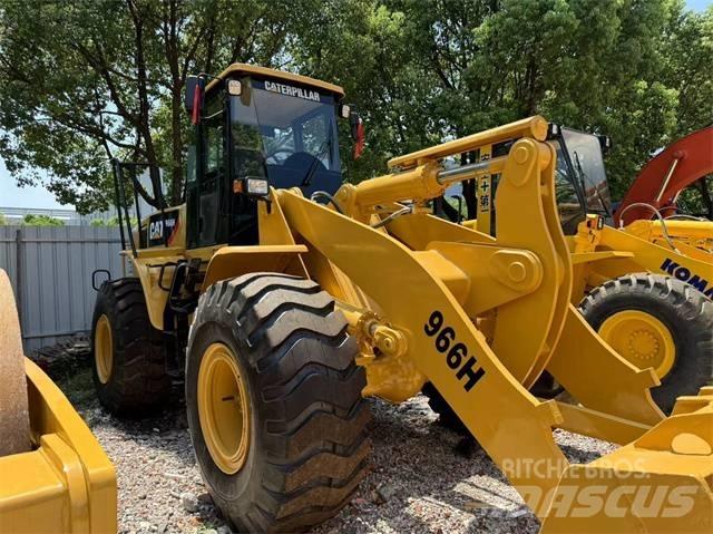 CAT 966 H Gumikerekes homlokrakodók