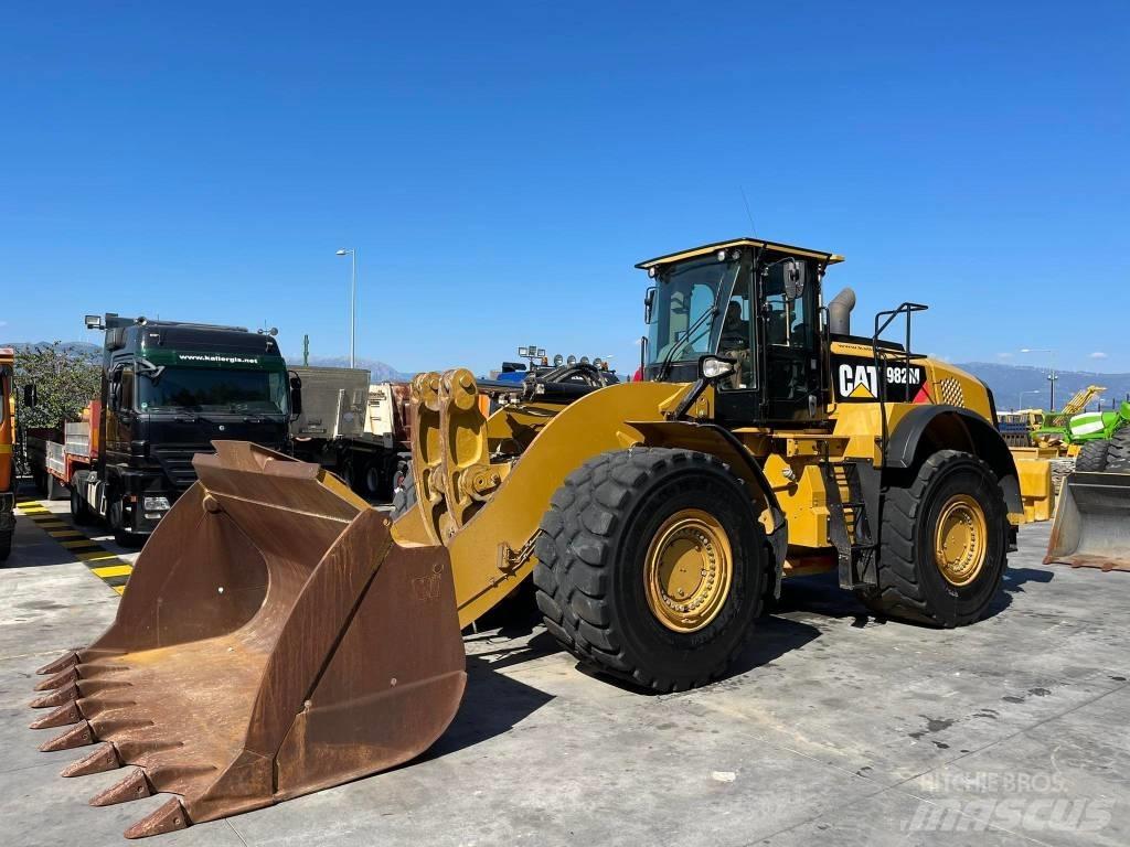 CAT 982 M Gumikerekes homlokrakodók