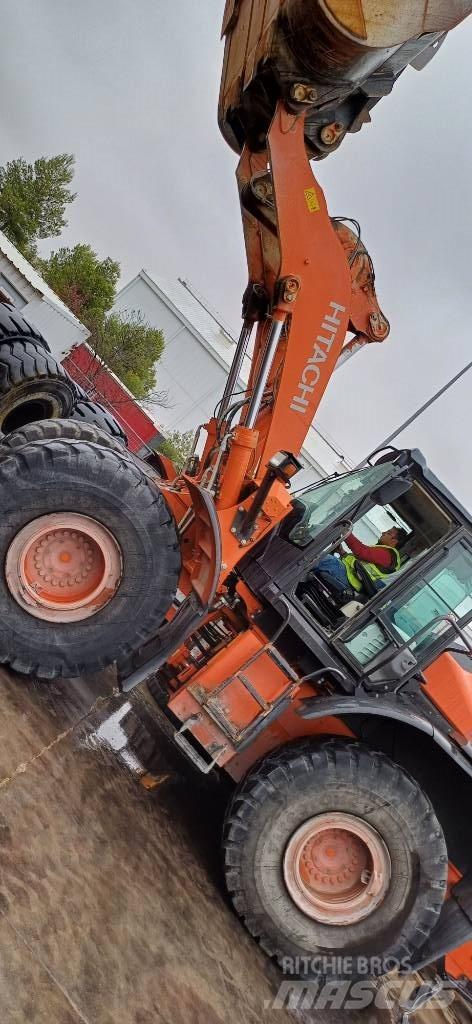 Hitachi ZW 310-6 Gumikerekes homlokrakodók