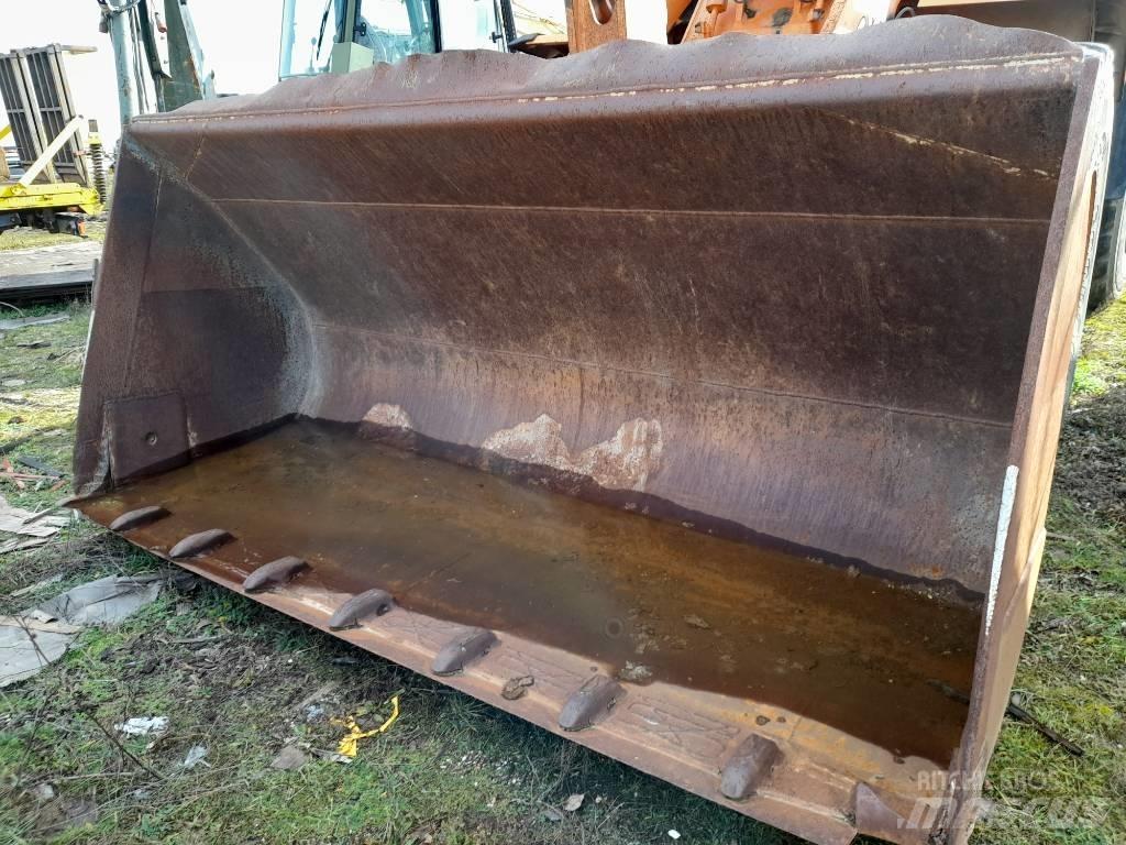 Doosan DL 420-3 Gumikerekes homlokrakodók
