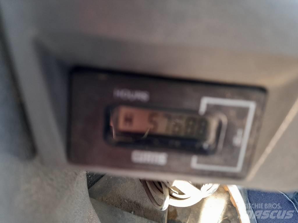 Doosan DL 420-3 Gumikerekes homlokrakodók