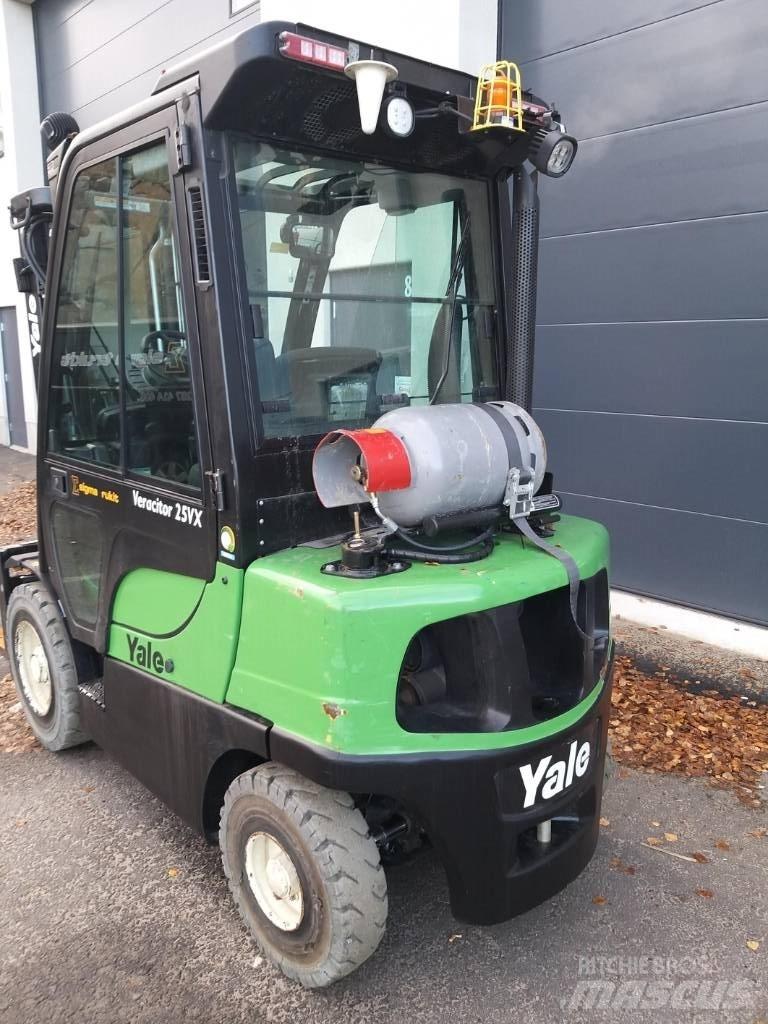 Yale GLP25VX Gázüzemű targoncák