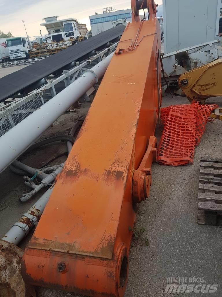 Hitachi EX700 Gémek és dipperek