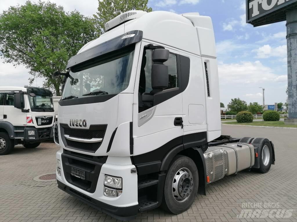 Iveco AS440ST/P Nyergesvontatók