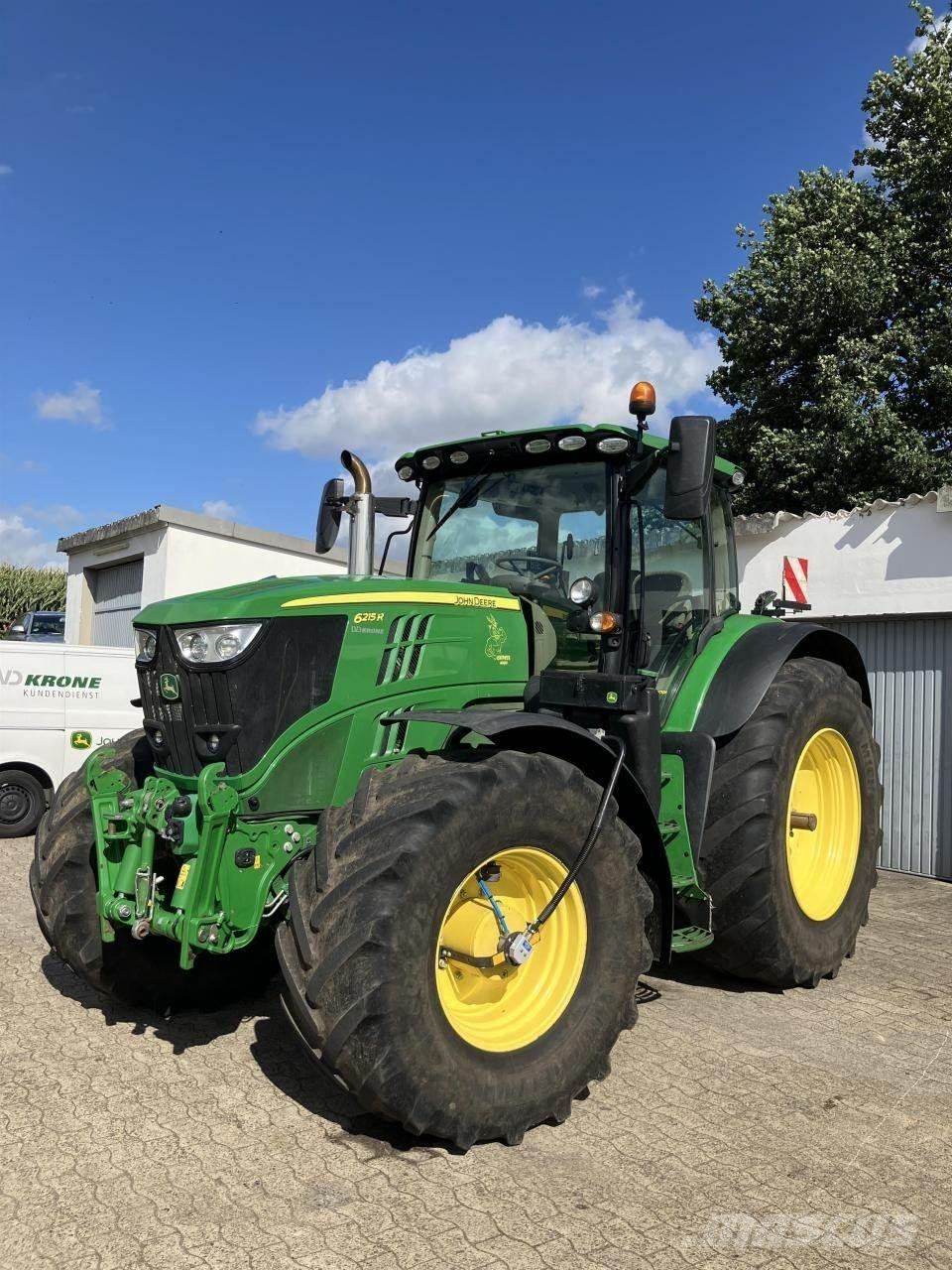 John Deere 6215R Traktorok