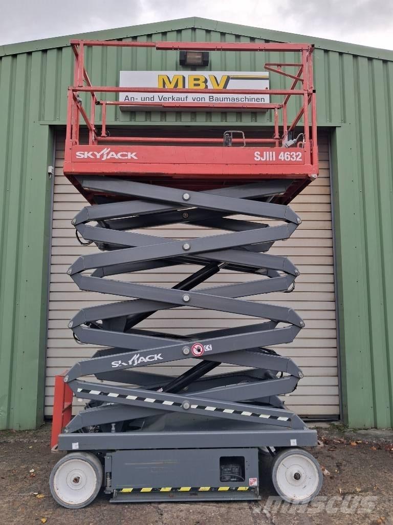 SkyJack SJ III 4632 Ollós emelők