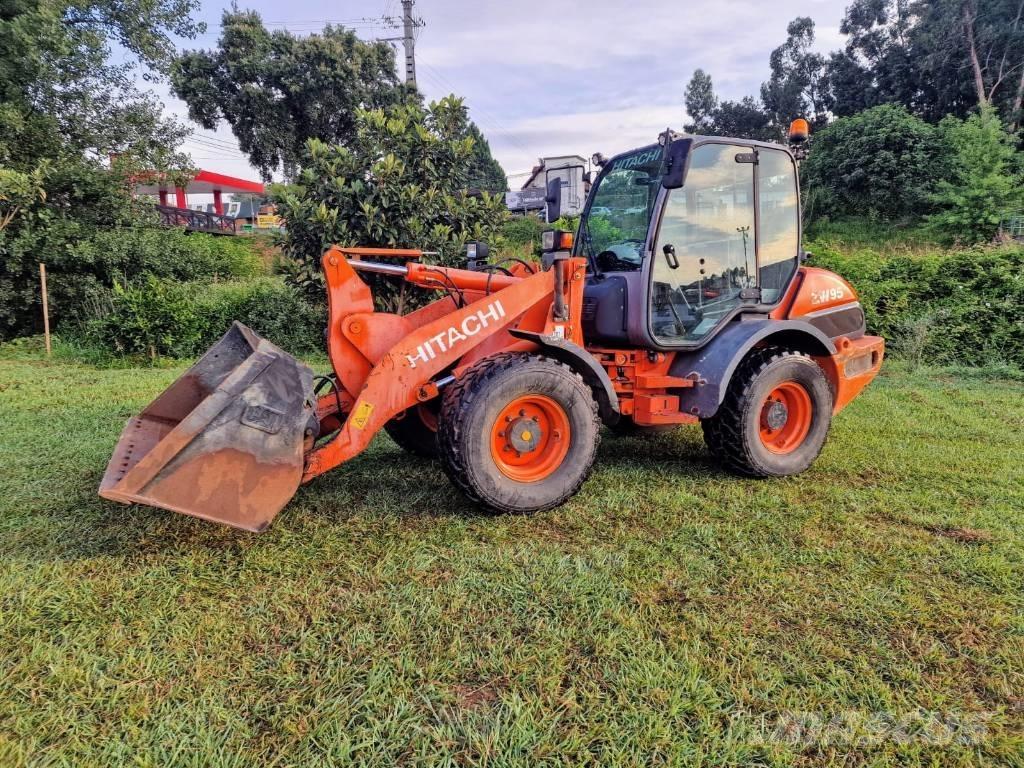 Hitachi ZW 95 Gumikerekes homlokrakodók