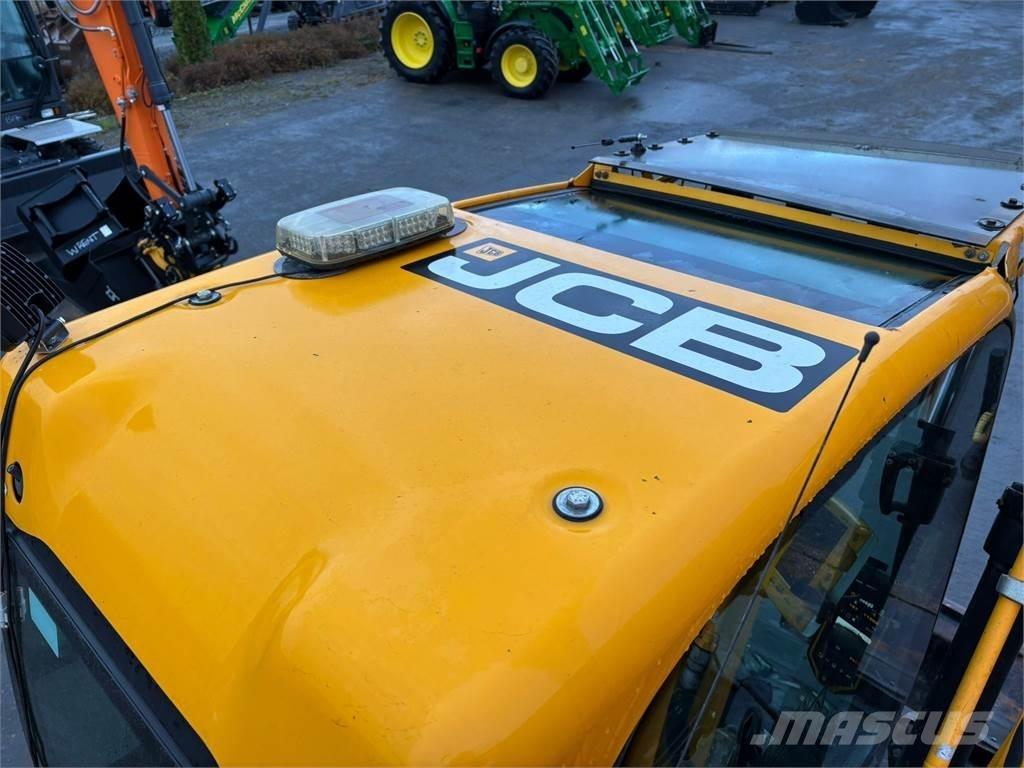 JCB JS145W T4i Gumikerekes kotrók