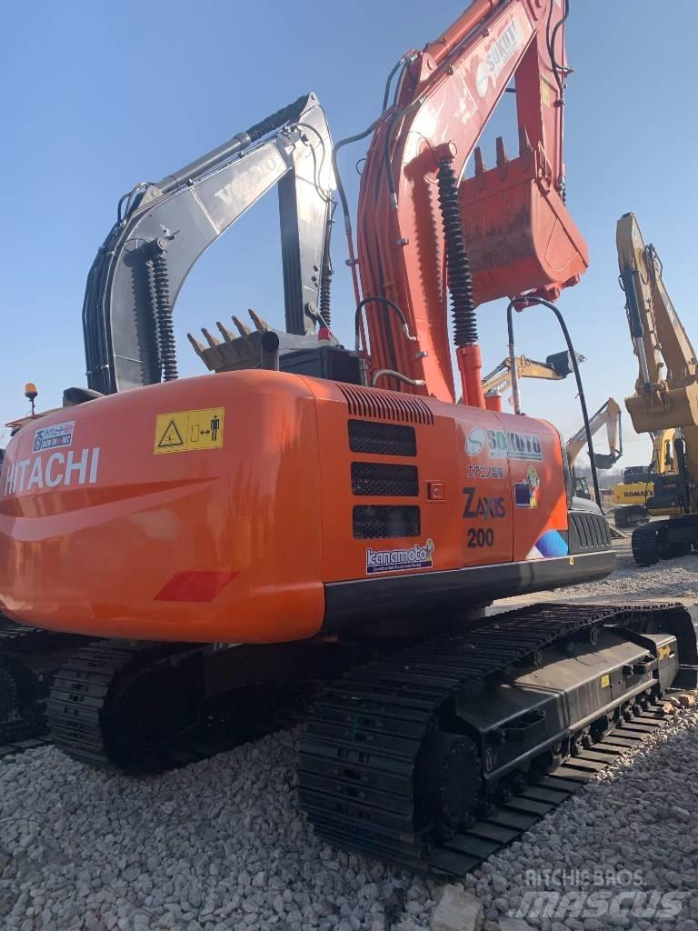 Hitachi ZX 200 Lánctalpas kotrók