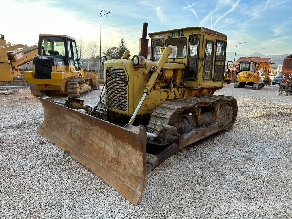 CAT D 6 C lánctalpas dózerek