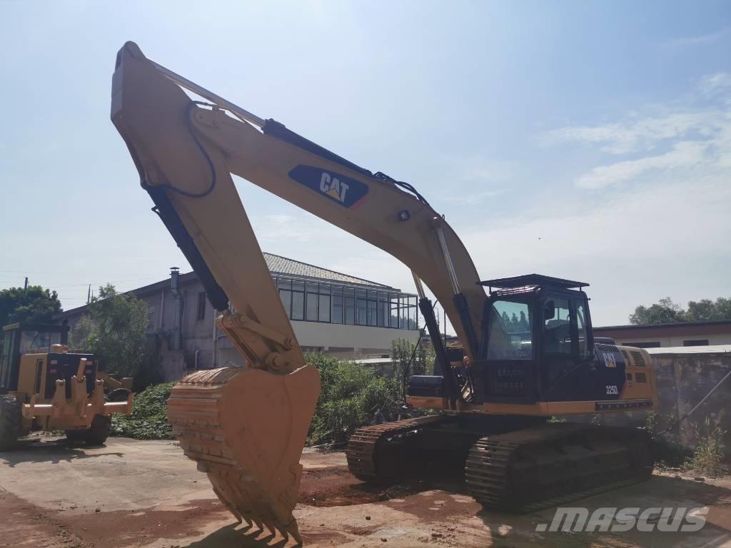CAT 325 D L Lánctalpas kotrók