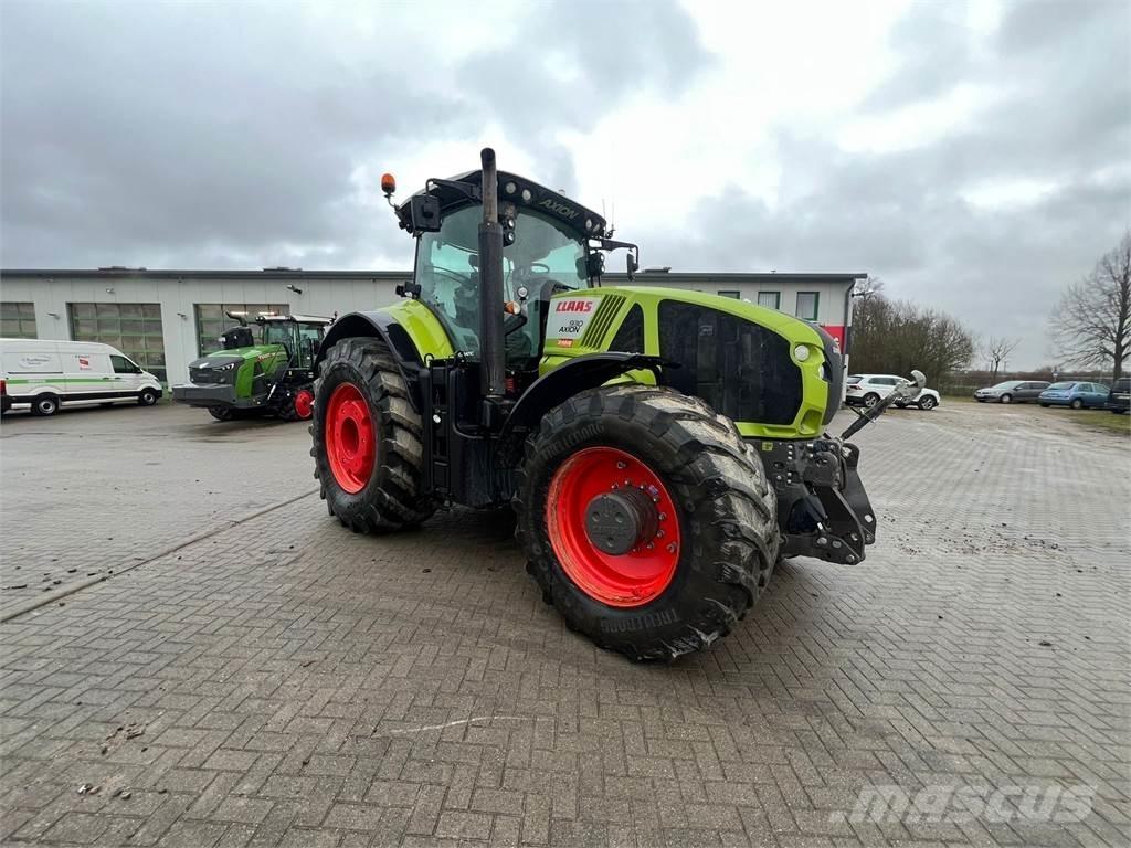 CLAAS Axion 930 Traktorok