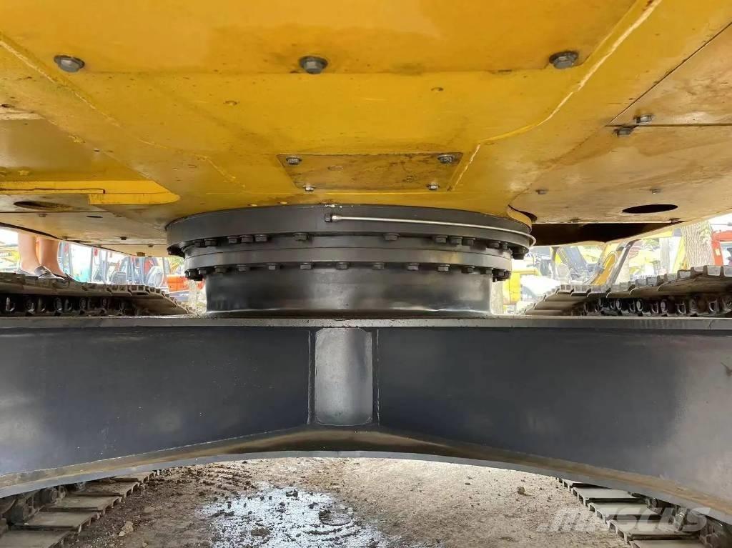 Komatsu PC240-8 Lánctalpas kotrók