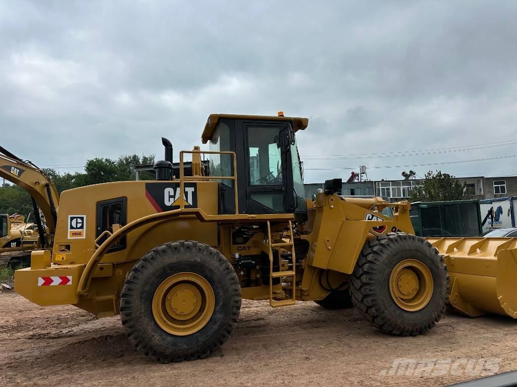 CAT 950G Gumikerekes homlokrakodók
