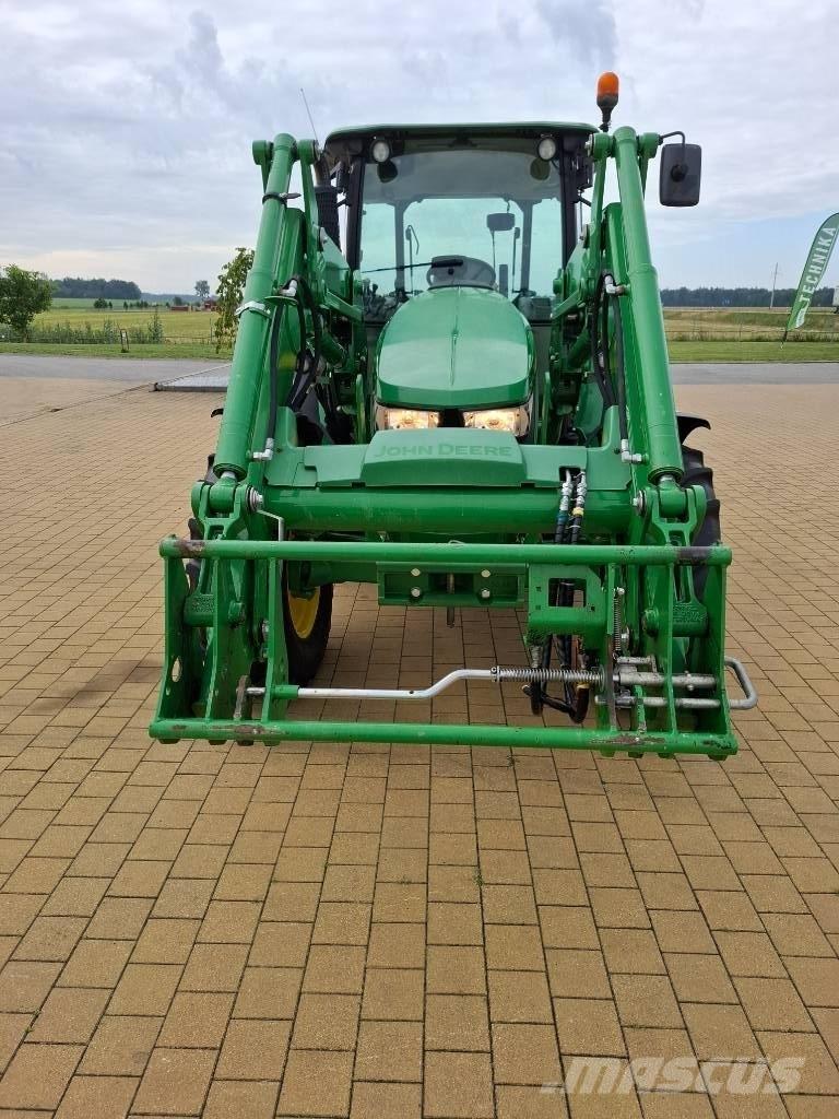 John Deere 5100M Traktorok