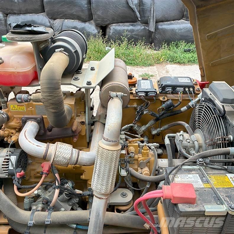 CAT CB 2.7 Ikerdobos hengerek