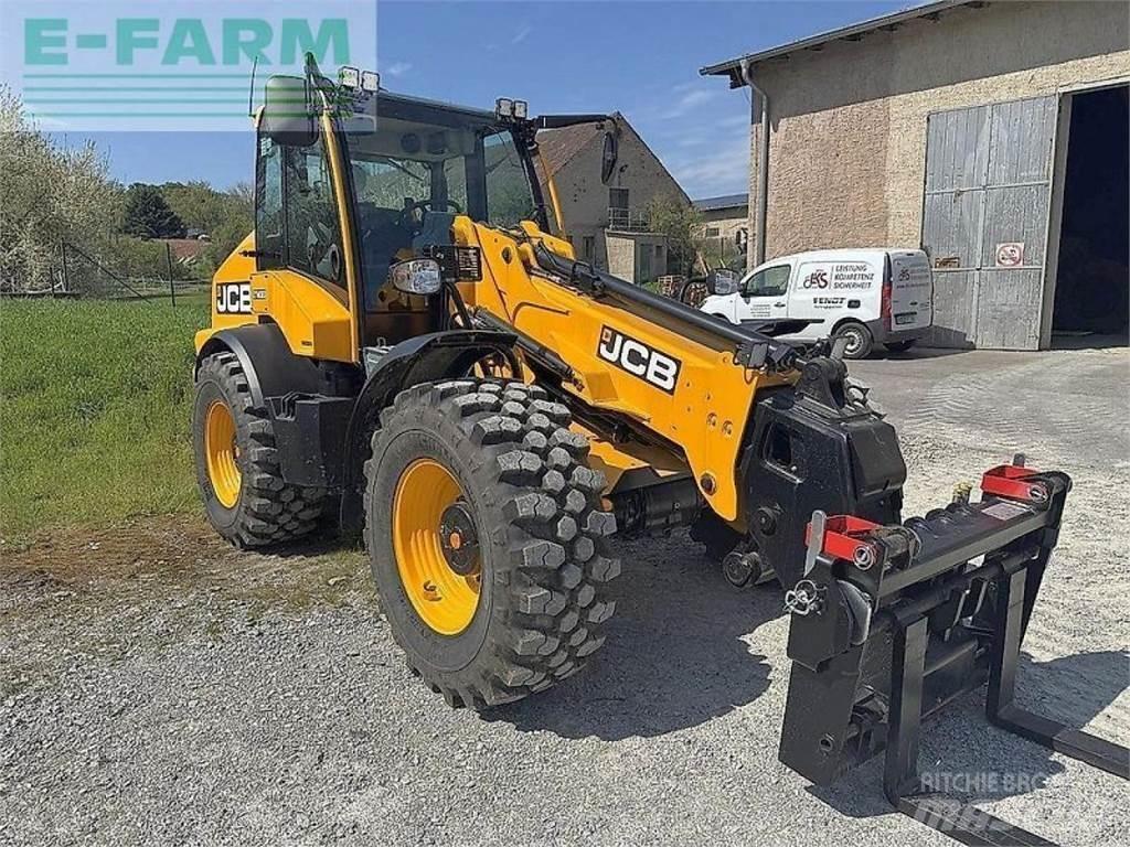 JCB tm 320 agri Gumikerekes homlokrakodók