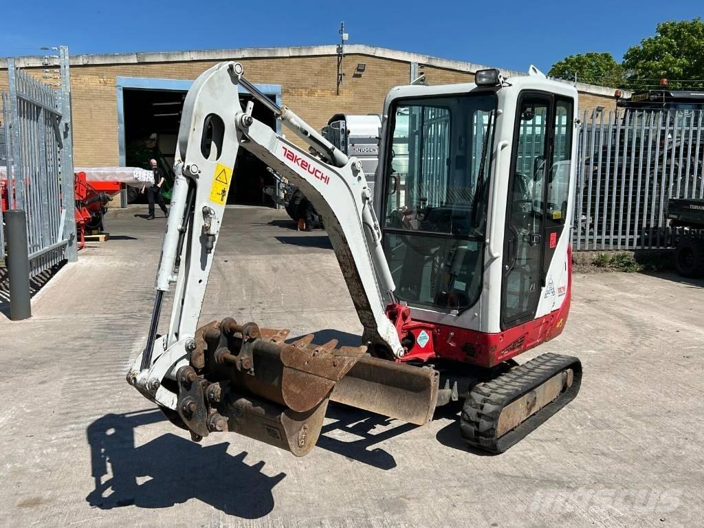 Takeuchi TB 216 Mini kotrók < 7t