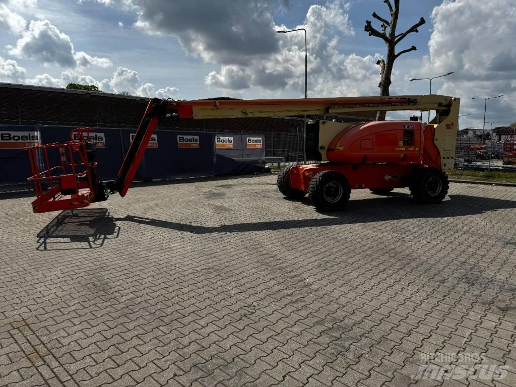 JLG 800AJ Karos emelők
