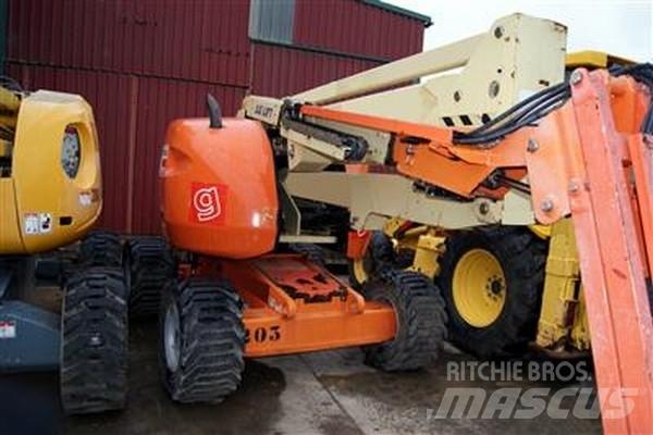 JLG 450 AJ (15 metros) Karos emelők