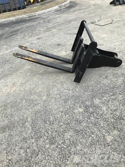  13T PALLET FORK Építőipar - Egyebek