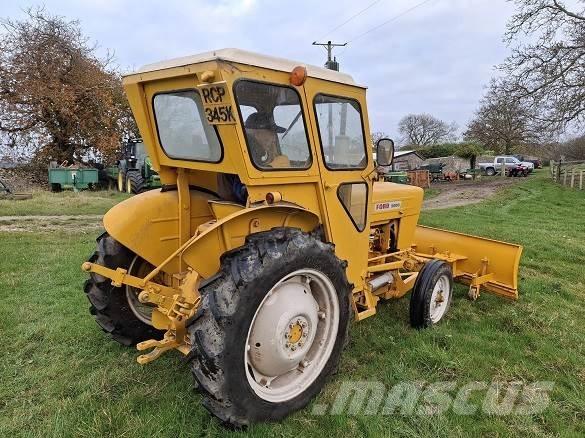 Ford 2000 TRACTOR Építőipar - Egyebek