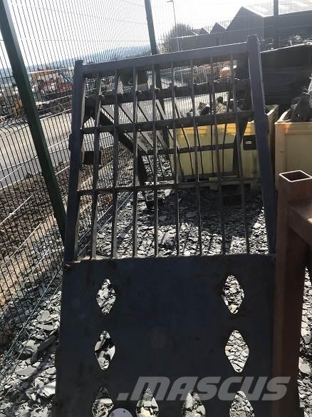  SAFTEY ROLL CAGE Építőipar - Egyebek