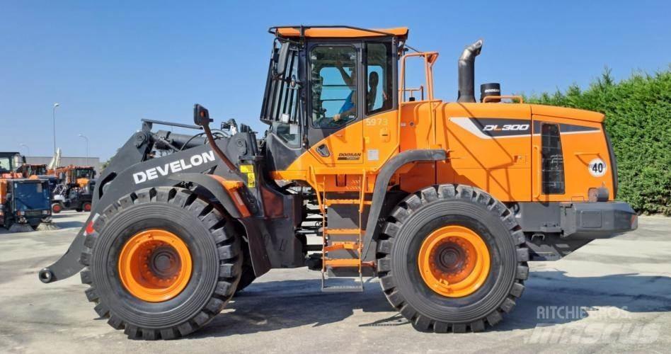 Doosan DL300-5 Gumikerekes homlokrakodók