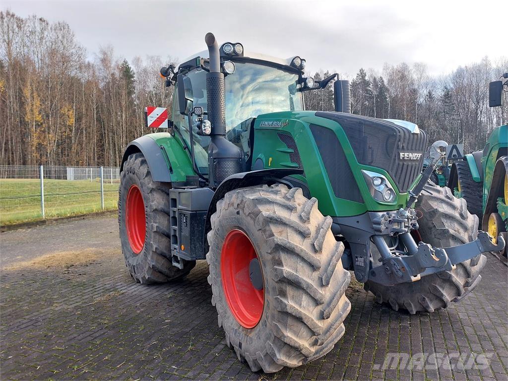 Fendt 824 Vario Traktorok
