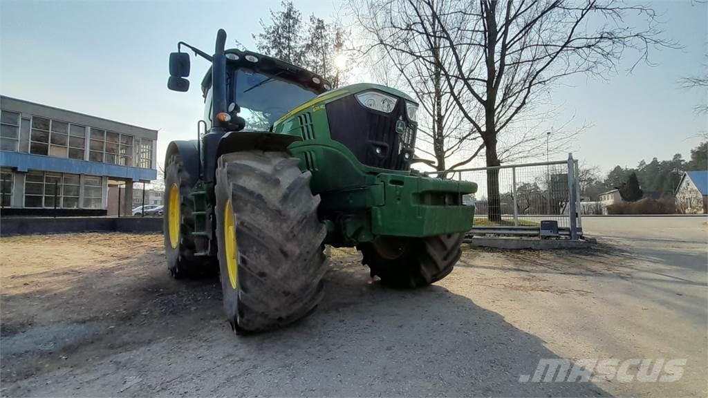 John Deere 6215R Traktorok