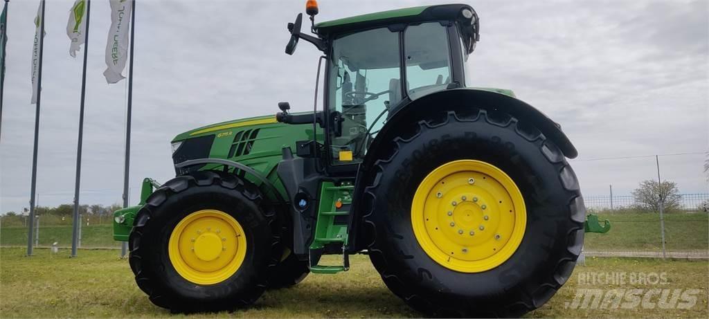 John Deere 6215R Traktorok