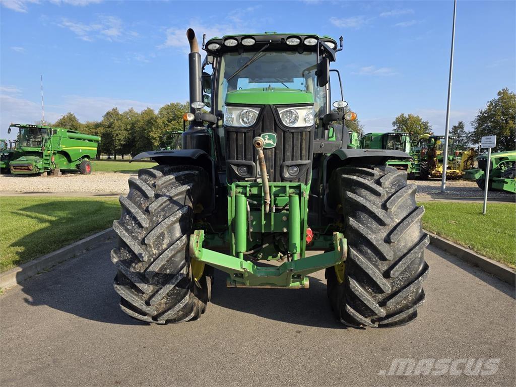 John Deere 6215R Traktorok