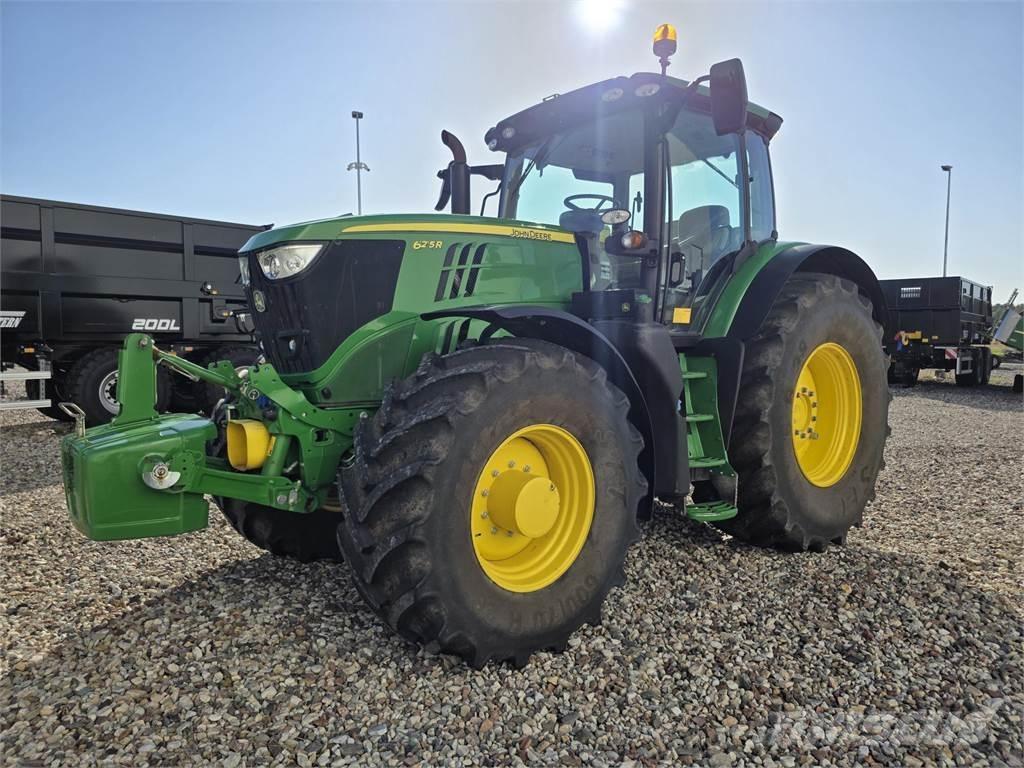 John Deere 6215R Traktorok
