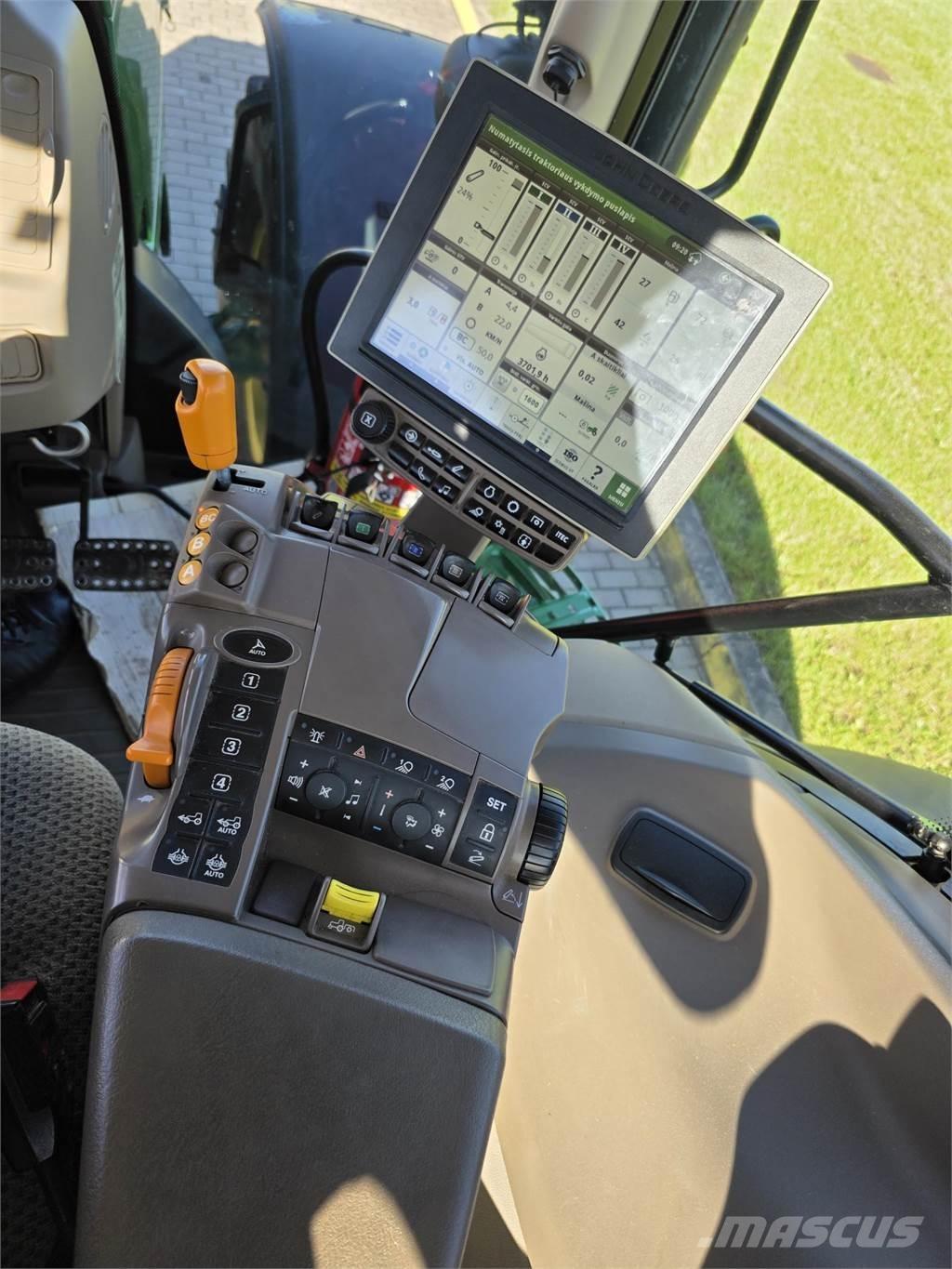 John Deere 6215R Traktorok