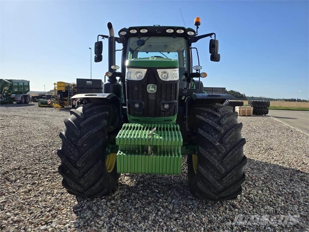 John Deere 6215R Traktorok