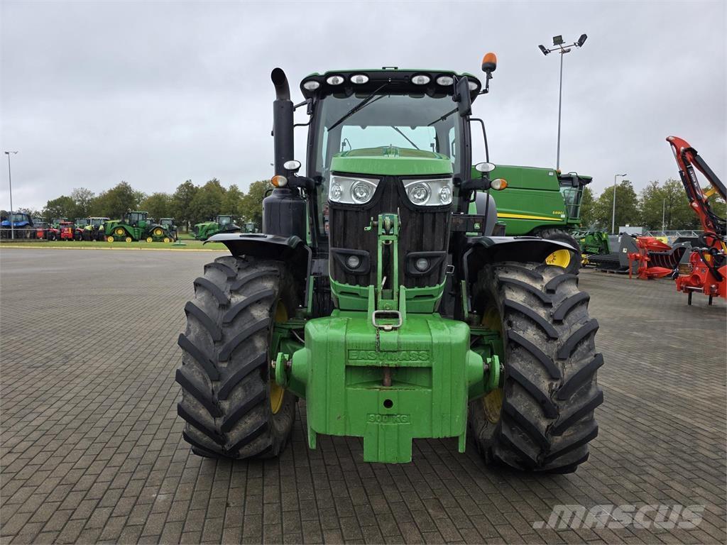 John Deere 6215R Traktorok