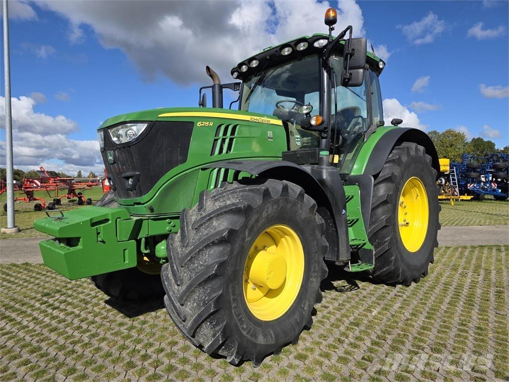 John Deere 6215R Traktorok