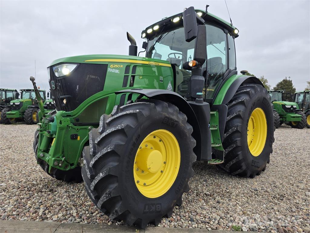 John Deere 6250R Traktorok