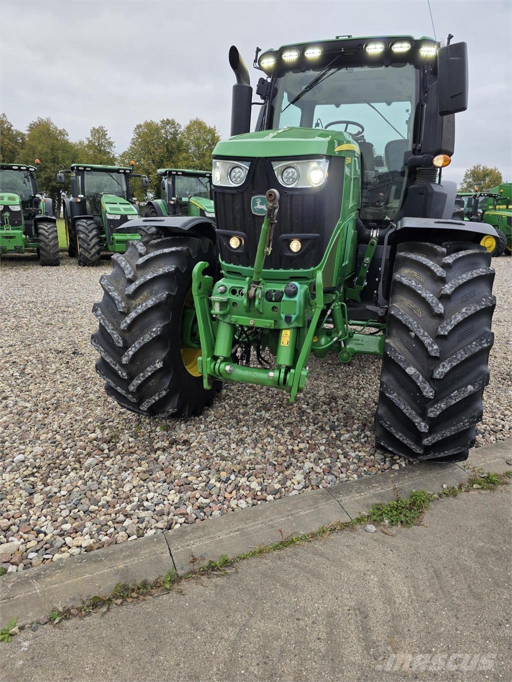 John Deere 6250R Traktorok