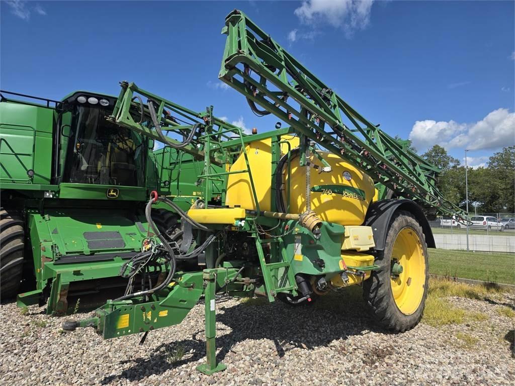 John Deere 740 Vontatott trágyaszórók
